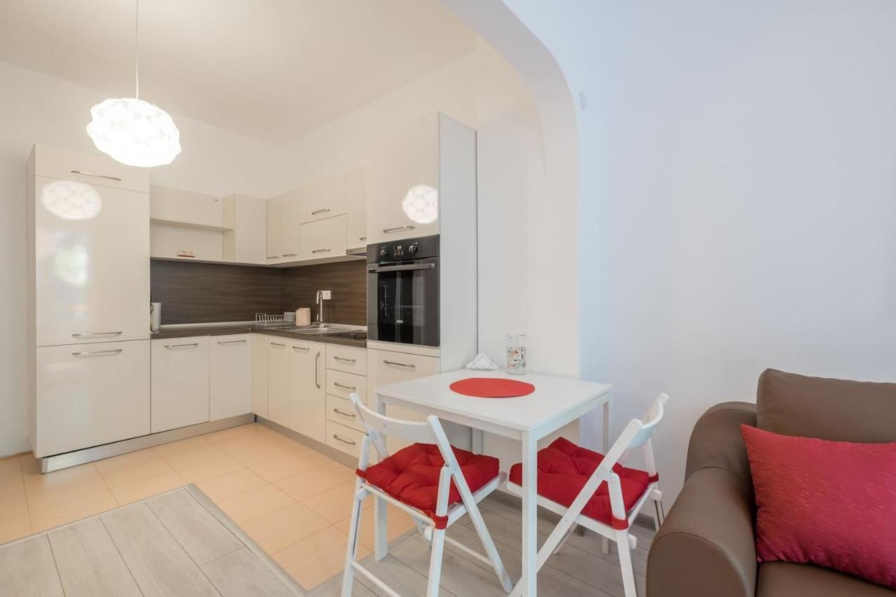 Your Perfect Place To Stay On Vitosha Str Apt Sofia Luaran gambar