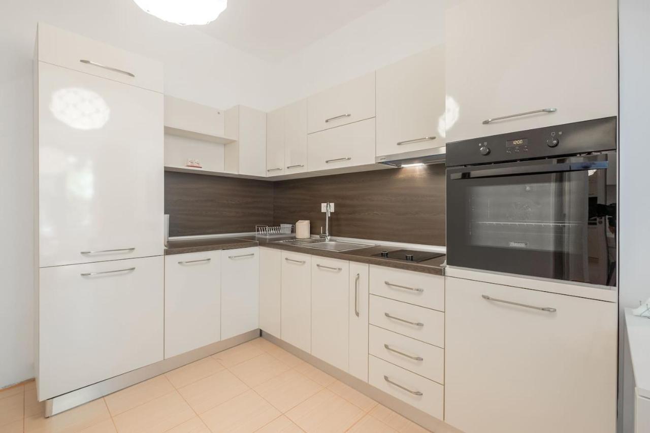 Your Perfect Place To Stay On Vitosha Str Apt Sofia Luaran gambar